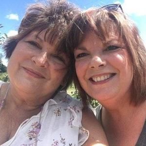 Meet your Posher, Debbie